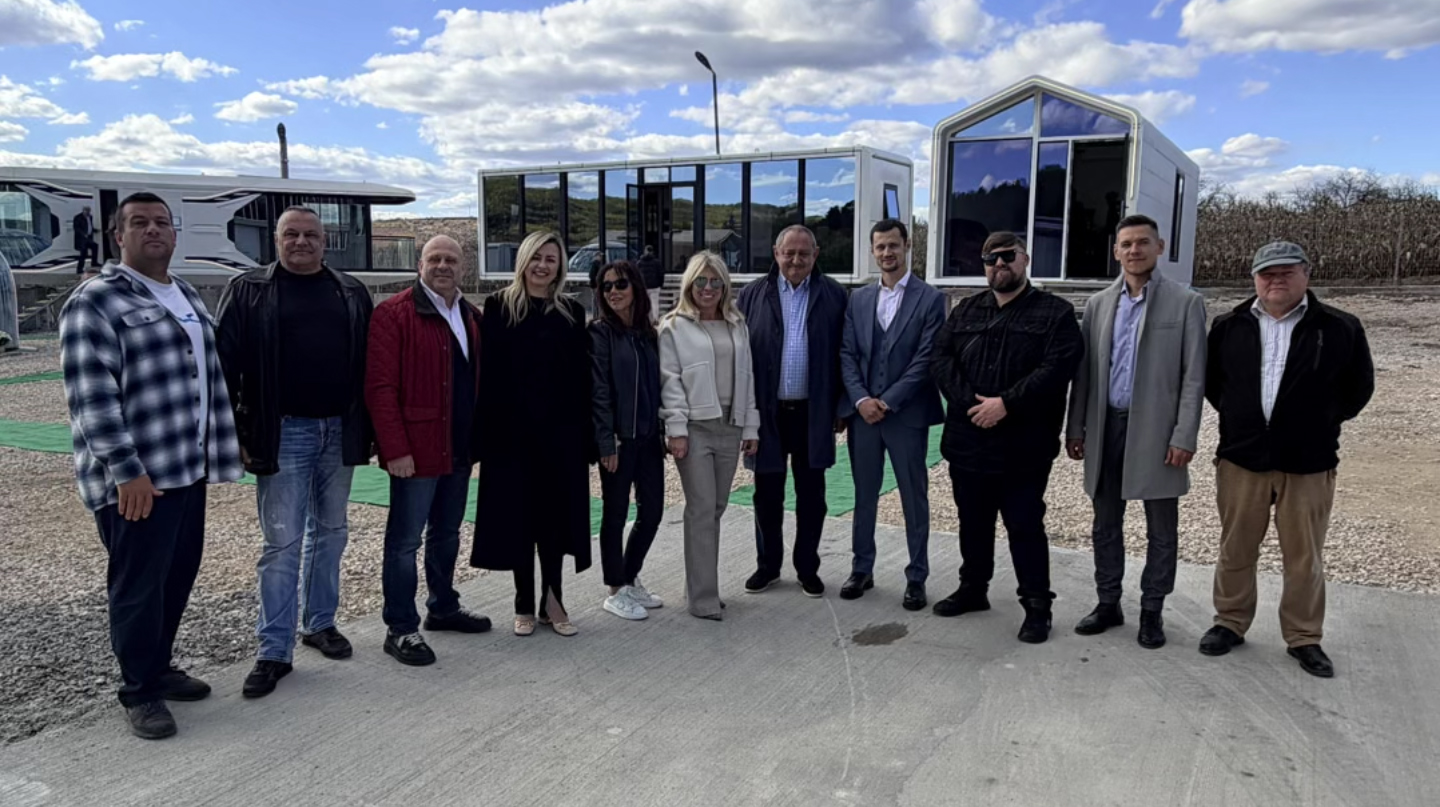 Primul showroom de case capsulă deschis în Moldova – urmează Germania.